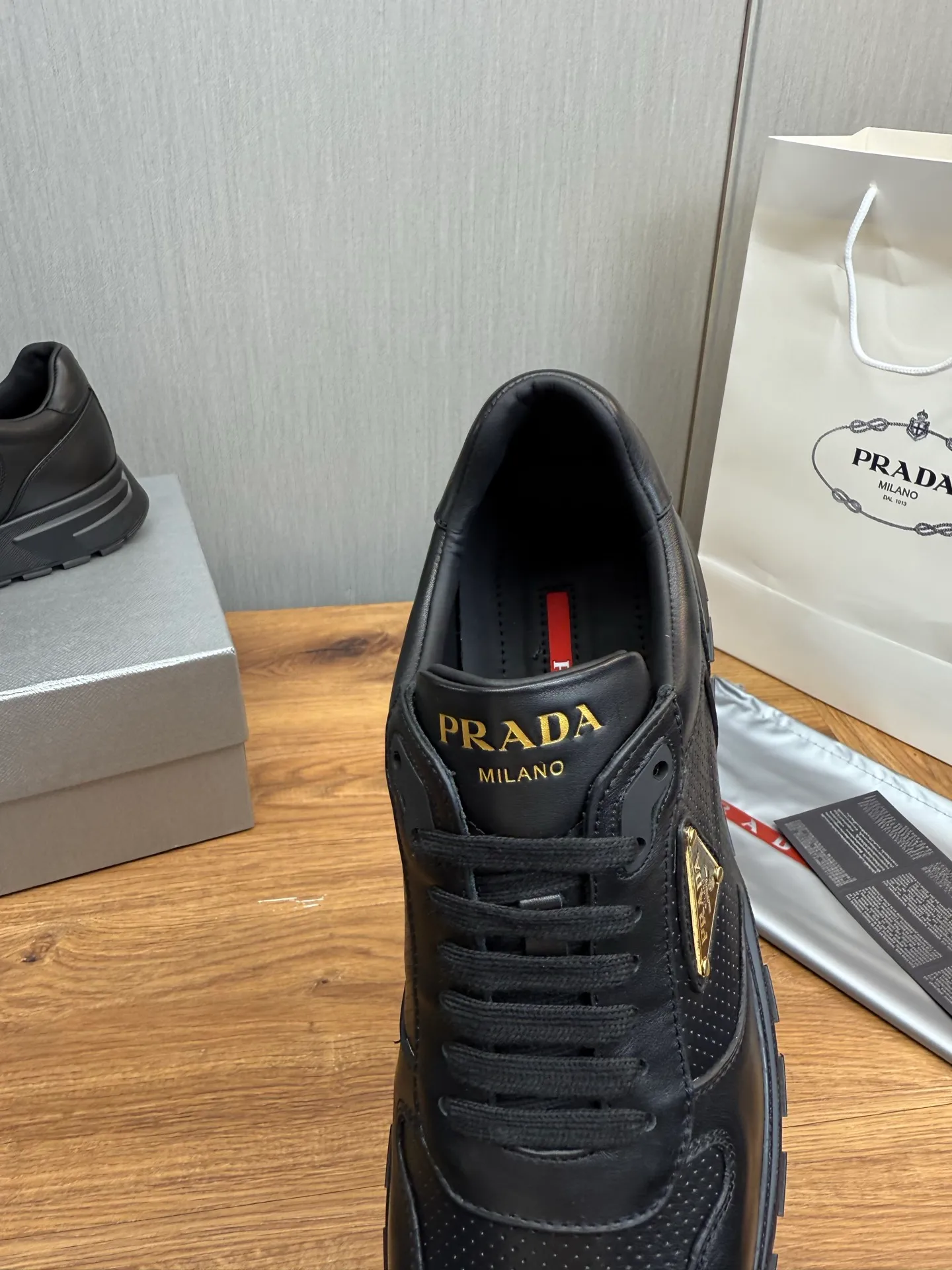 Men's shoes 💰580💰 [PRADA] Men's shoes are popular in the counter, official website is synchronized, 1 high-quality shipment ✔️Original cowhide punching + cowhide lining, 1🆚1 replica, original sole, 38-45 (45 customized, non-refundable)